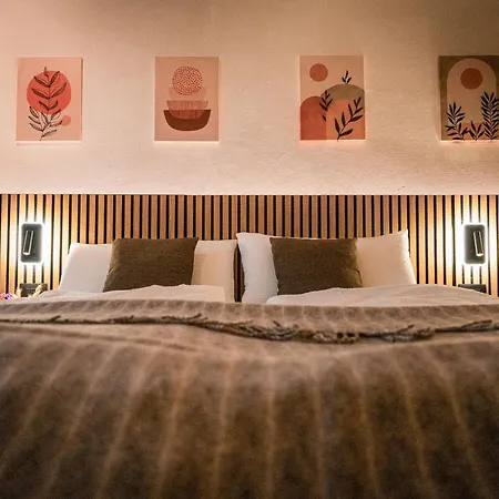 Bergblick In Zentrumsnaehe Mit Garage Appartement Meran