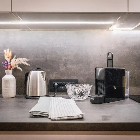 Bergblick In Zentrumsnaehe Mit Garage * Meran