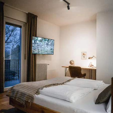 Bergblick In Zentrumsnaehe Mit Garage Appartement *