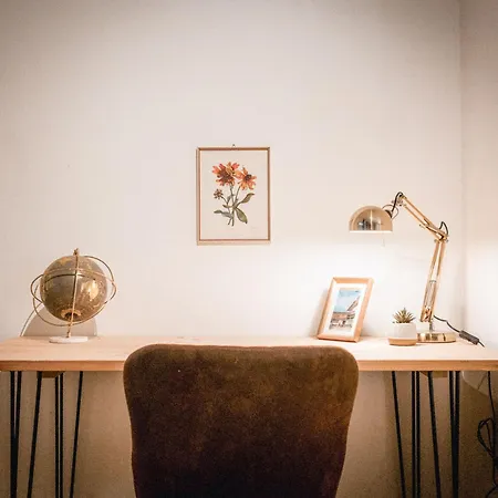 Bergblick In Zentrumsnaehe Mit Garage Apartment Merano