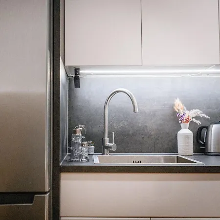 Bergblick In Zentrumsnaehe Mit Garage Meran