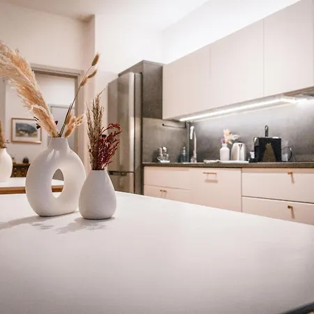 Bergblick In Zentrumsnaehe Mit Garage * Meran