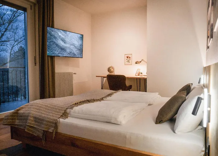 Bergblick In Zentrumsnaehe Mit Garage Merano