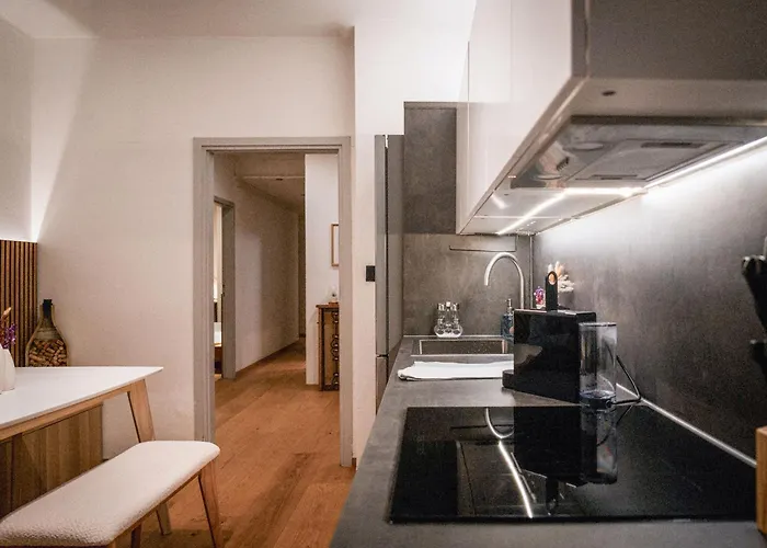 Bergblick In Zentrumsnaehe Mit Garage Appartamento